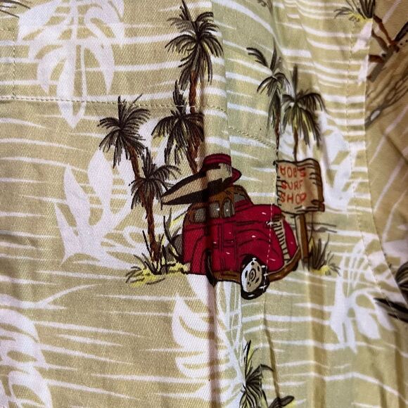 High‎ surf short sleeve button up top. Size large - Picture 7 of 11